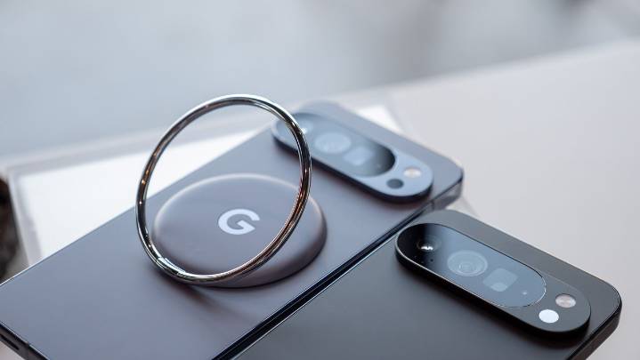 From grips and chargers to tripods and stands, these are the best Pixelsnap and Qi2 accessories for the Pixel 10