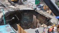 Por enorme socavón, evacúan a 27 personas en Iztapalapa