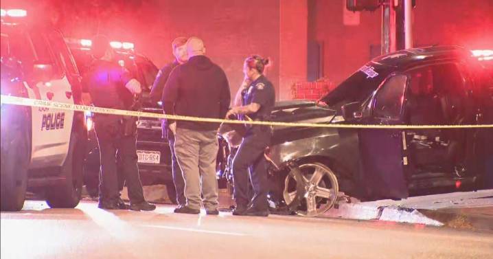 Aurora police pursuit crosses over into Denver before ending with crash
