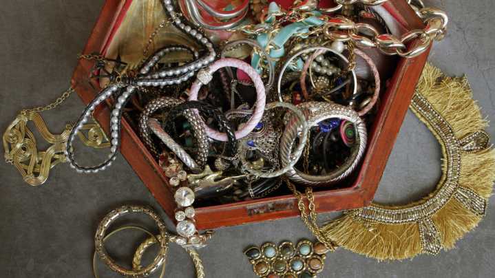 Reuse Wine Bottles As A Unique Way To Organize Jewelry