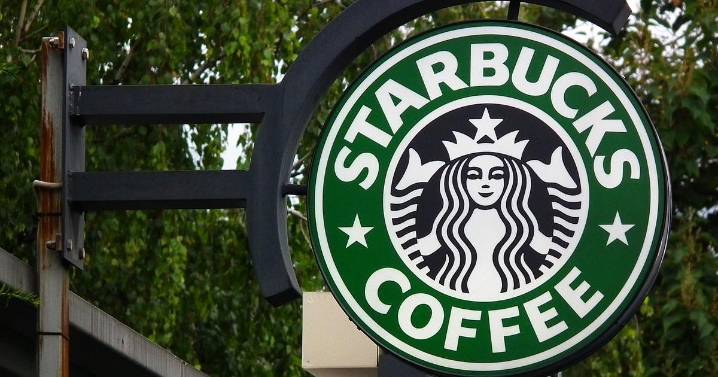 Starbucks shutters Chicago stores to reset strategy