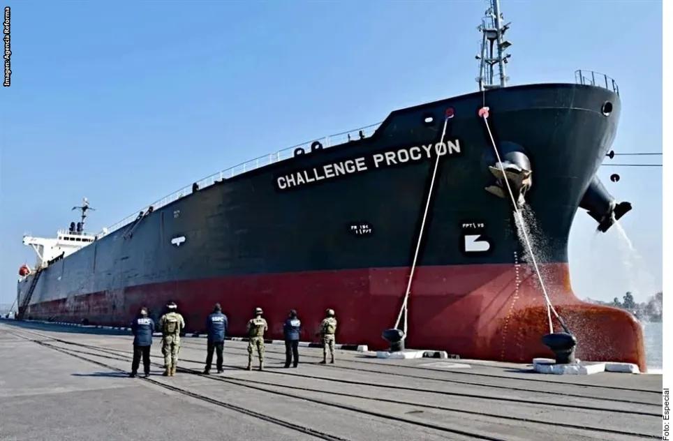 Vinculan a proceso a Vicealmirante y 9 más por huachicol