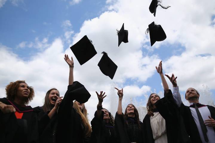Grads urged to invest in their pension to avoid retirement poverty