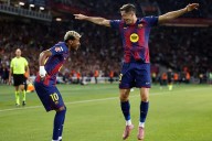 Lamine reaparece para llevar al Barça al liderato tras vencer a una Real estrellada en los palos