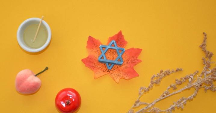 Experts help interfaith families connect during High Holy Day services