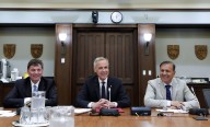 In the news today: Ottawa working on public registry of AI use