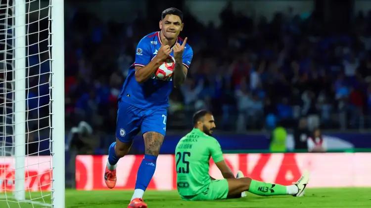 Cruz Azul mantiene invicto tras empate agónico con Querétaro