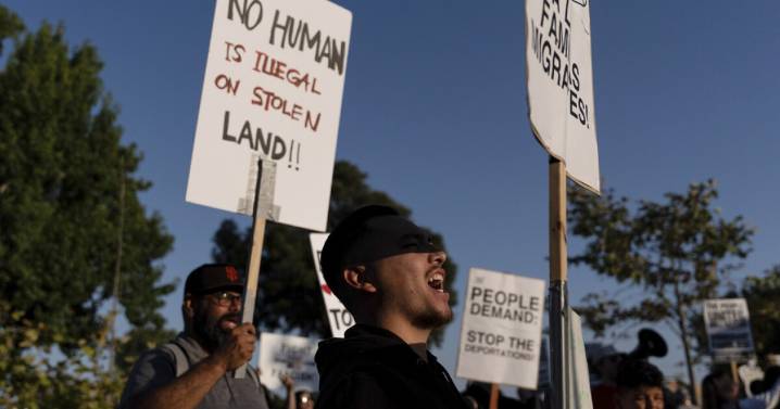 California bans most law enforcement officers from wearing masks during operations