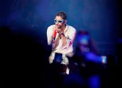 Bad Bunny afirma que ha excluido a EE.UU. de sus conciertos por temor a las redadas