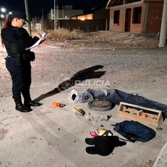 Detienen a dos hombres con materiales de construcción de procedencia dudosa en barrio Balcón