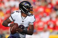 Ravens QB Lamar Jackson Leaves Chiefs Matchup With Concerning Injury