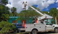 Atenea Gómez Ricalde fortalece el alumbrado público del poblado de Francisco May con la instalación de 100 nuevas luminarias LED