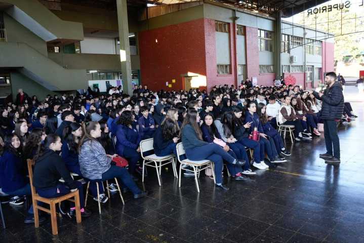 El programa La Vice en Tu Escuela paso por Oberá
