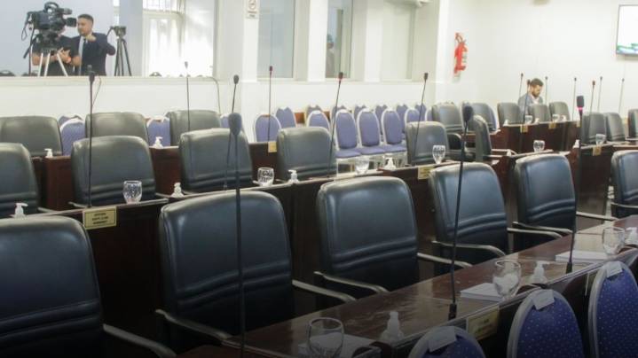 Sin quórum en la Legislatura: la ausencia de Charole profundiza la interna del PJ y frena la agenda opositora