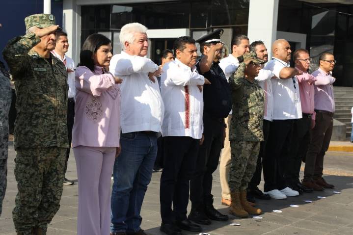 Tabasco conmemora el Año de la Mujer Indígena con izamiento de bandera