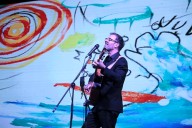 Kevin Johansen y Liniers deslumbran en el Hay Festival Querétaro 2025 con un concierto ilustrado único