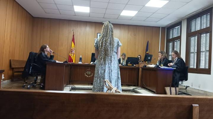 Una mujer acepta una pena de 21 meses de cárcel por estafar 32.000 euros a un amigo en Palma