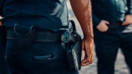 Agente migratorio mata a disparos en Chicago a inmigrante en fuga
