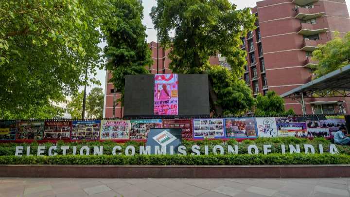 EC tightens voter verification: Aadhaar-linked mobile number now mandatory for online voter deletions, corrections