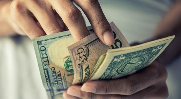 Dólar bajó de precio este jueves en ventanillas; así cotizó hoy