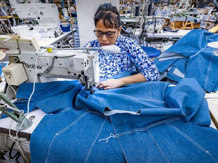 Canada's economy grows for the first time in four months