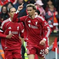 Liverpool beat Everton to maintain perfect Premier League start
