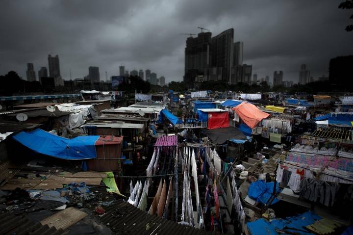 Mumbai Slum Dwellers Protest Mobile Towers, Halt Train Briefly