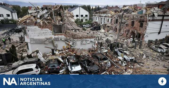 Bombardeo masivo ruso con drones y misiles dejó cuatro muertos en Kiev