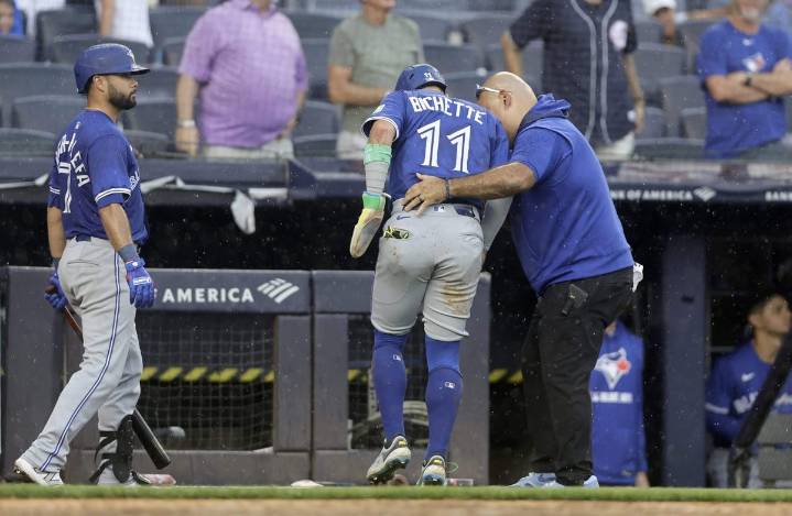 Blue Jays shortstop Bo Bichette lands on the injured list with a knee injury