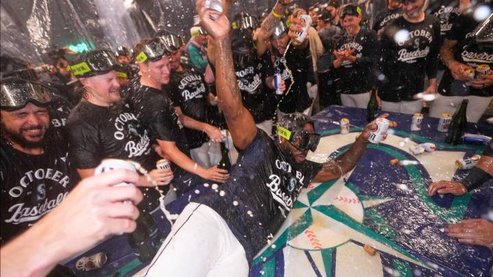 Seattle Mariners clinch playoff berth, eye division title