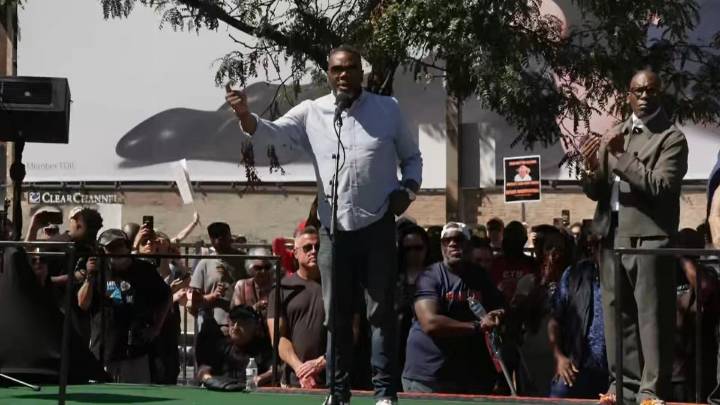 What Mayor Brandon Johnson said at Chicago Labor Day protests