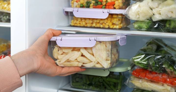 Student shares 'life hack' to get rid of food smell in fridge and it's so simple