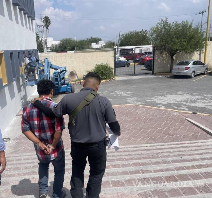 Familia de detenido en Saltillo cuestiona imparcialidad de la Pronnif en caso de custodia
