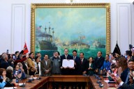 Congreso: firman autógrafa para pensión de S/ 3,300 para maestros cesantes y jubilados