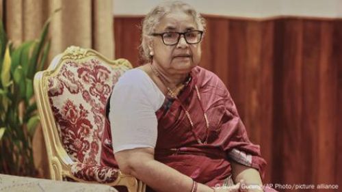 Nueva primera ministra en Nepal tras violencia