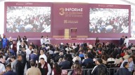 Tercer Informe de Gobierno: Ciudadanos esperan al gobernador Julio Menchaca en Plaza Juárez