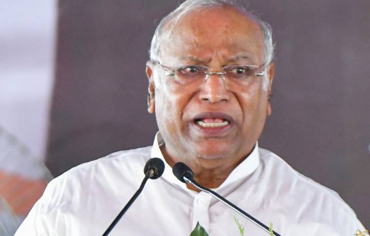 “Pathetic handling of Ladakh situation…persistent betrayal of people’s aspirations”: Kharge condemns Wangchuk’s arrest
