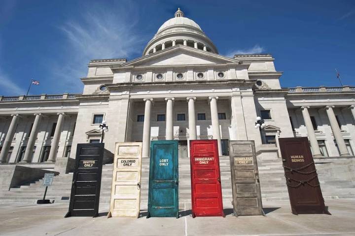 V.L. Cox’s ‘End Hate’ installation returns to Lincoln Memorial 