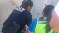 Policías de Torreón asisten a joven durante parto; no alcanzó a llegar a hospital