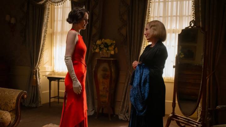 'Downton Abbey' Costume Designer Talks Dressing the Crawleys