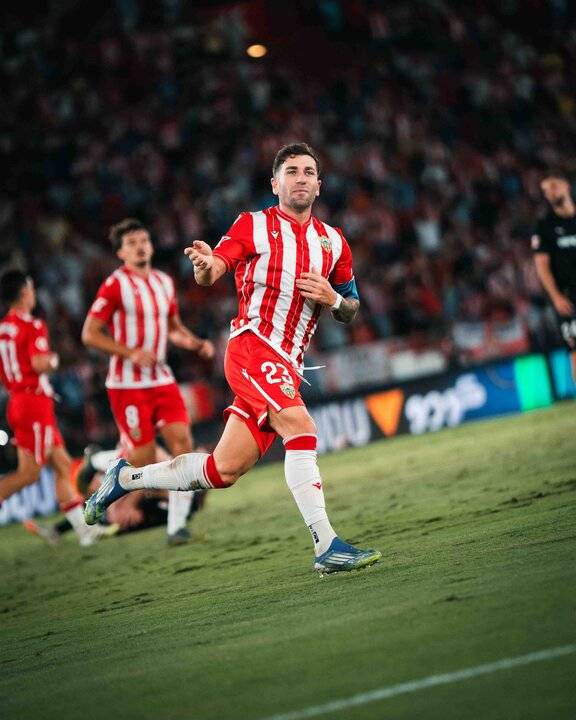 El Almería firma una remontada