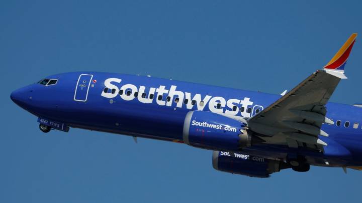Distracted controllers allowed planes to come dangerously close on a San Diego runway, NTSB says