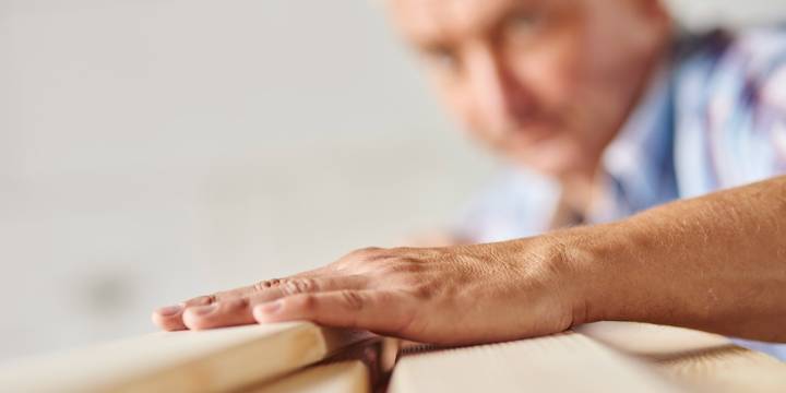 Qué es la distonía, el trastorno del movimiento que desafía el diagnóstico y puede ser confundido con Parkinson