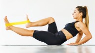 You just need 10 minutes and a resistance band to sculpt your abs with this 4