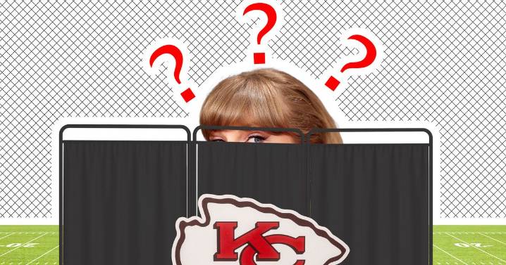 Taylor Swift Loves Sneaking Around a Stadium