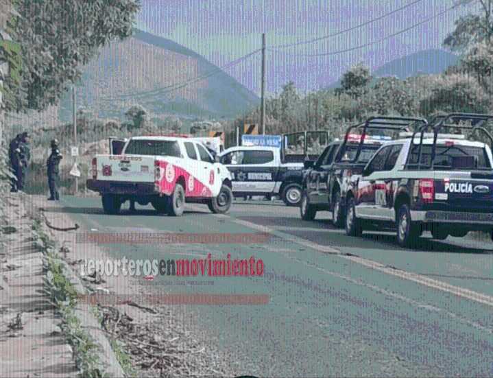 FUE HALLADO UN COSTAL CON UN CUERPO HUMANO A UN COSTADO DE LA CARRETERA MÉXICO