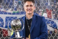 El historial como entrenador de Guillermo Barros Schelotto en el Cilindro ante Racing ilusiona a todo Vélez