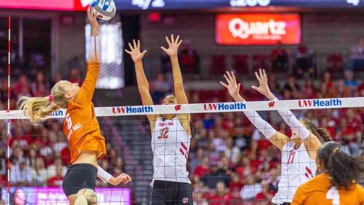 Wisconsin vs Texas takeaways: Errors doom Badgers in…