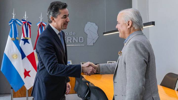 Manuel Calvo recibió al embajador de Panamá en Argentina