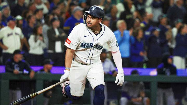 Mariners’ playoff clinch party had Josh Naylor thinking about parades